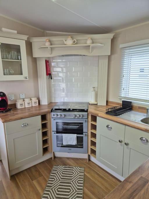 Amazing 2Bedroom Caravan In Lincoln, Tattershall Exterior photo