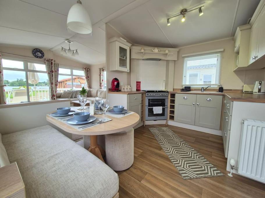Amazing 2Bedroom Caravan In Lincoln, Tattershall Exterior photo